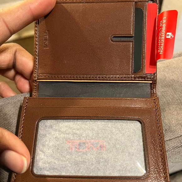 TUMI Wallet - Picture 5 of 6